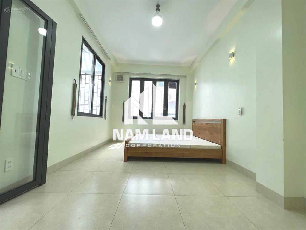 Cho thuê nguyên căn nhà đẹp hiện đại 4 phòng, hướng đông để ở văn phòng
