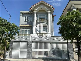 Cho thuê biệt thự đẹp 400m2 có 5 phòng để ở, văn phòng công ty gần sông sài gòn q.2 cũ chỉ 28 triệu