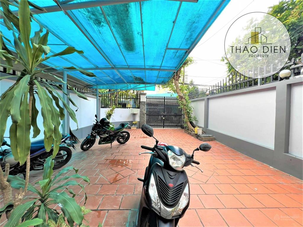 Cho thuê nhà nguyên căn thảo điền sân siêu rộng 3 xe hơi 3 lầu 5 phòng lớn để ở, văn phòng công ty