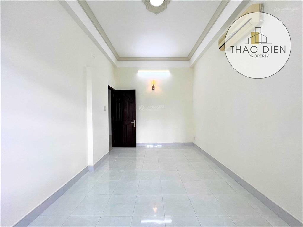 Cho thuê nhà nguyên căn thảo điền sân siêu rộng 3 xe hơi 3 lầu 5 phòng lớn để ở, văn phòng công ty