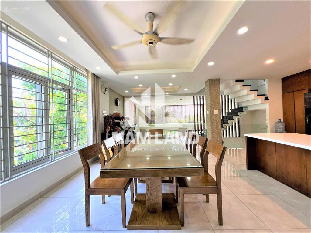 Cho thuê nhà khu villa thủ thiêm gần công viên thạnh mỹ lợi căn góc 2 mặt tiền hướng đông nam