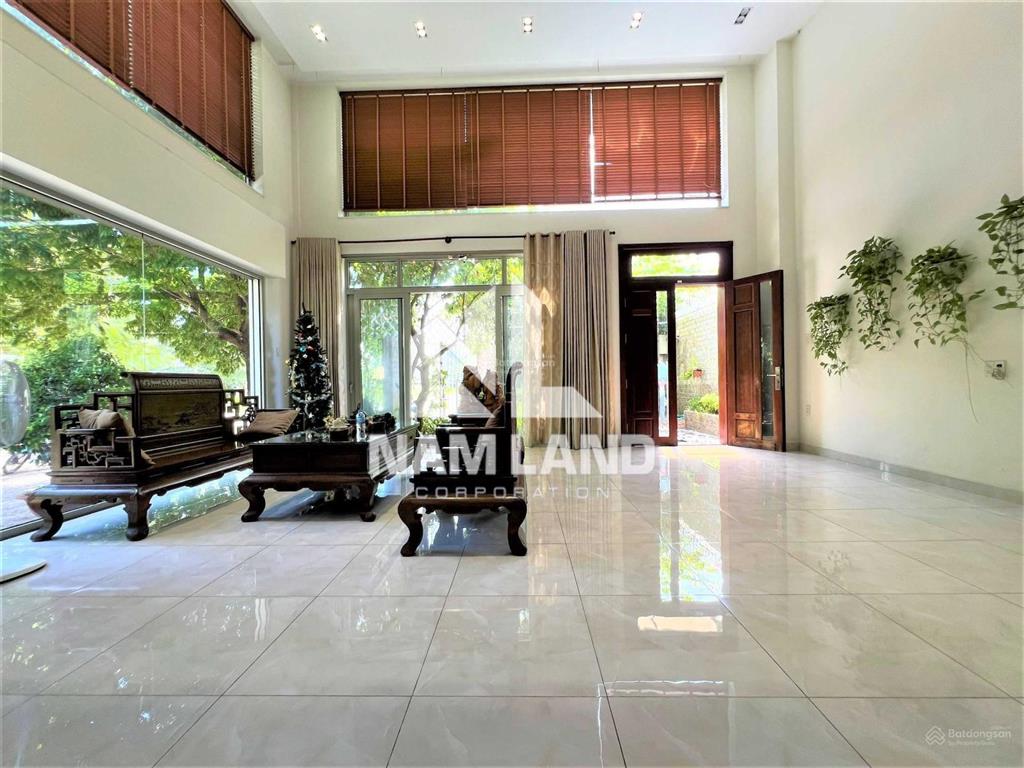 Cho thuê nhà khu villa thủ thiêm gần công viên thạnh mỹ lợi căn góc 2 mặt tiền hướng đông nam