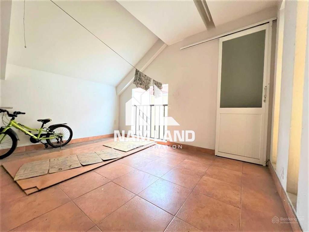 30 triệu/tháng nhà đường thân văn nhiếp 400m2 gara 3 lầu 5 phòng lớn để làm văn phòngởspamassage