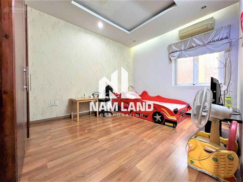 30 triệu/tháng nhà đường thân văn nhiếp 400m2 gara 3 lầu 5 phòng lớn để làm văn phòngởspamassage