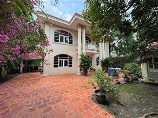 Cho thuê nhà sân vườn hồ bơi 500m2 có 2 tầng 4 phòng lớn để ở, văn phòng công ty