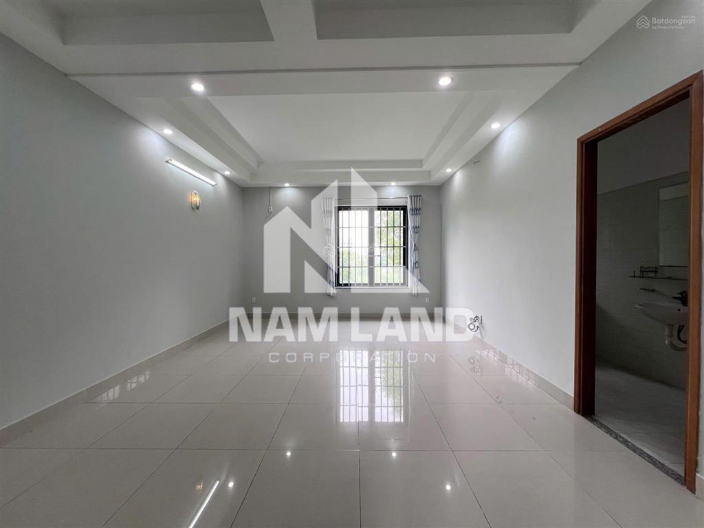 Cho thuê nhà có hầm, trệt trống suốt 3 lầu 6 phòng lớn làm văn phòng, ở tại đường lương định của