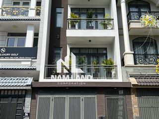 Cho thuê nhà view landmark 81 sân vườn 3 lầu 4 phòng đẩy đủ nội thất ngay gần đường trần não quận 2
