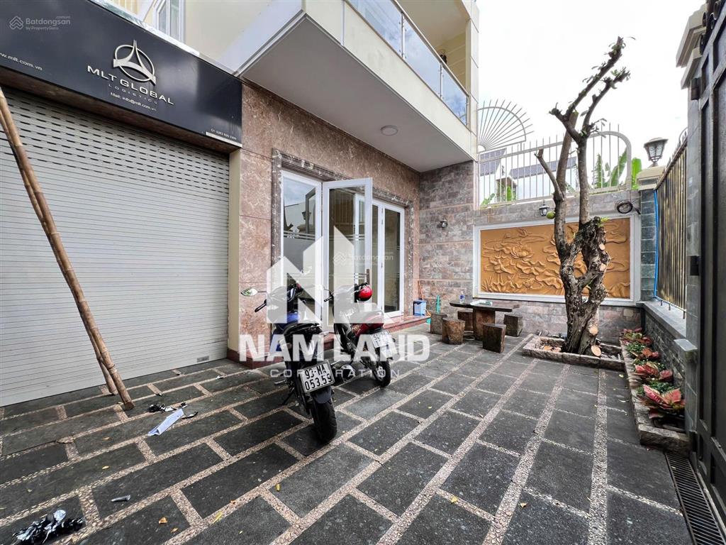 Cho thuê dài hạn nhà khu đảo kim cương gara 3 lầu 5 phòng lớn để ở, văn phòng công ty