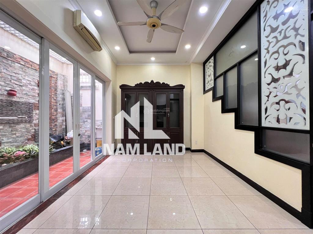 Cho thuê dài hạn nhà khu đảo kim cương gara 3 lầu 5 phòng lớn để ở, văn phòng công ty