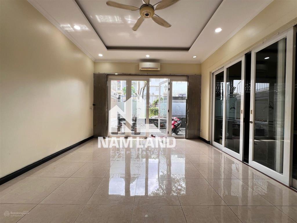 Cho thuê dài hạn nhà khu đảo kim cương gara 3 lầu 5 phòng lớn để ở, văn phòng công ty