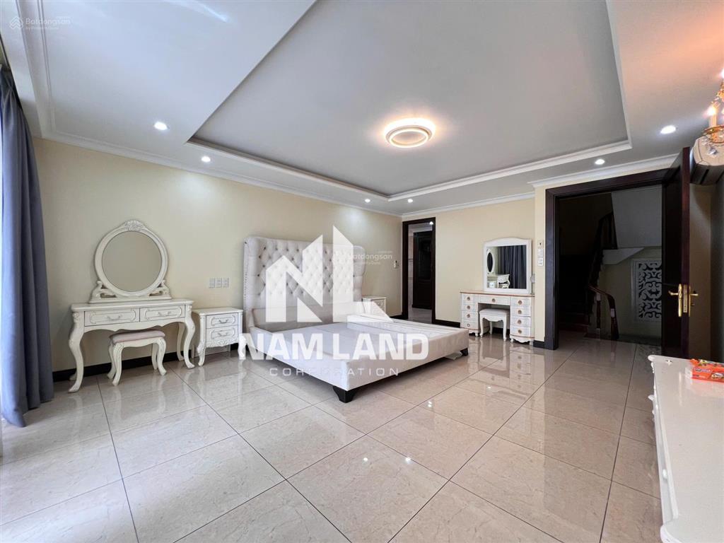 Cho thuê dài hạn nhà khu đảo kim cương gara 3 lầu 5 phòng lớn để ở, văn phòng công ty