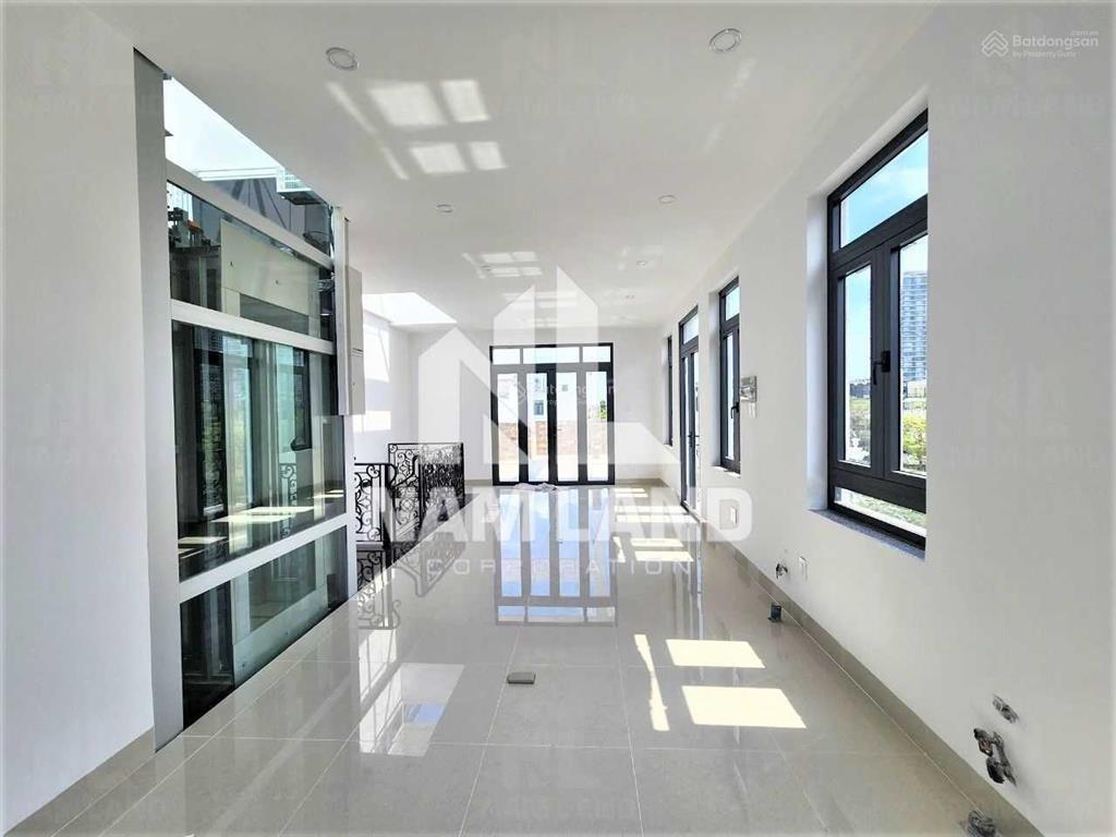 Cho thuê nhà 7x20m hầm 4 sàn trống có thang máy phù hợp văn phòng công ty hướng đông bắc