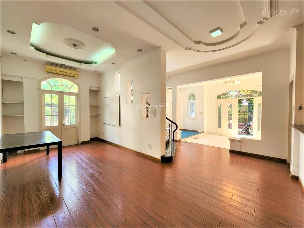 Cho thuê nhà góc 2 mặt tiền gần bến tàu thuỷ phường bình an quận 2 gara 3 lầu 4 phòng làm công ty