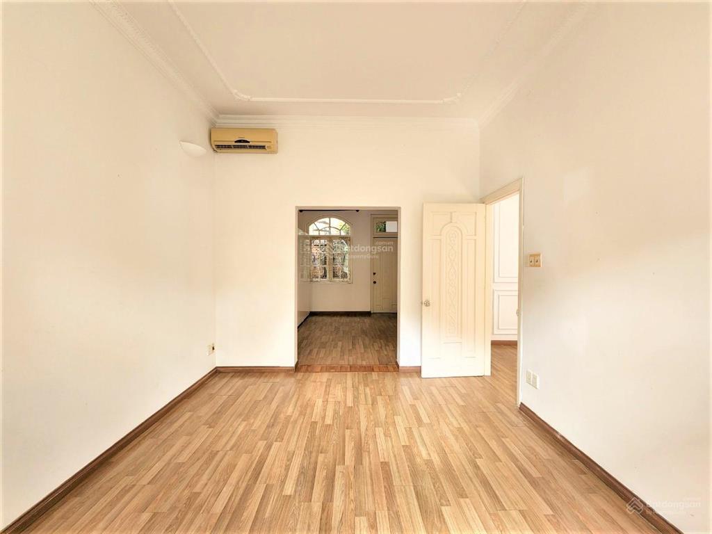 Cho thuê nhà góc 2 mặt tiền gần bến tàu thuỷ phường bình an quận 2 gara 3 lầu 4 phòng làm công ty