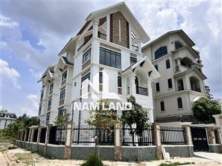 Cho thuê nhà 600m2 góc 2 mặt tiền hầm 3 lầu có thang máy sàn trống mới 100% hợp làm văn phòng, ở