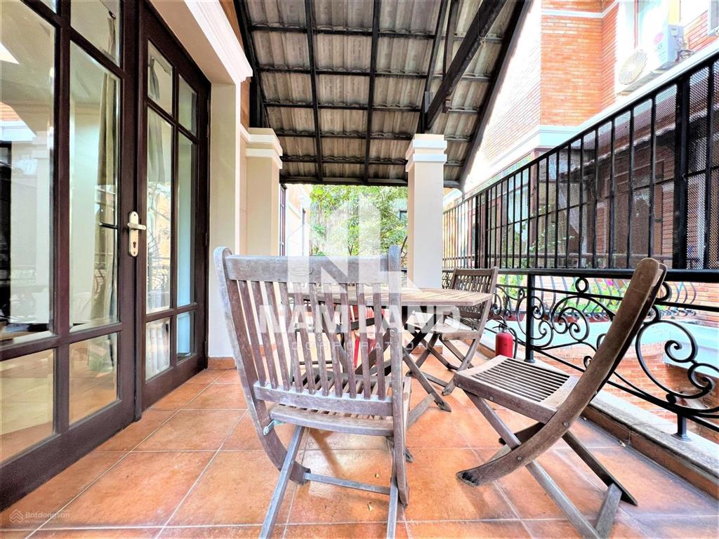 Cho thuê nhà đường quốc hương gần chung cư thảo điền pearl gara 3 lầu 4 phòng làm văn phòng công ty