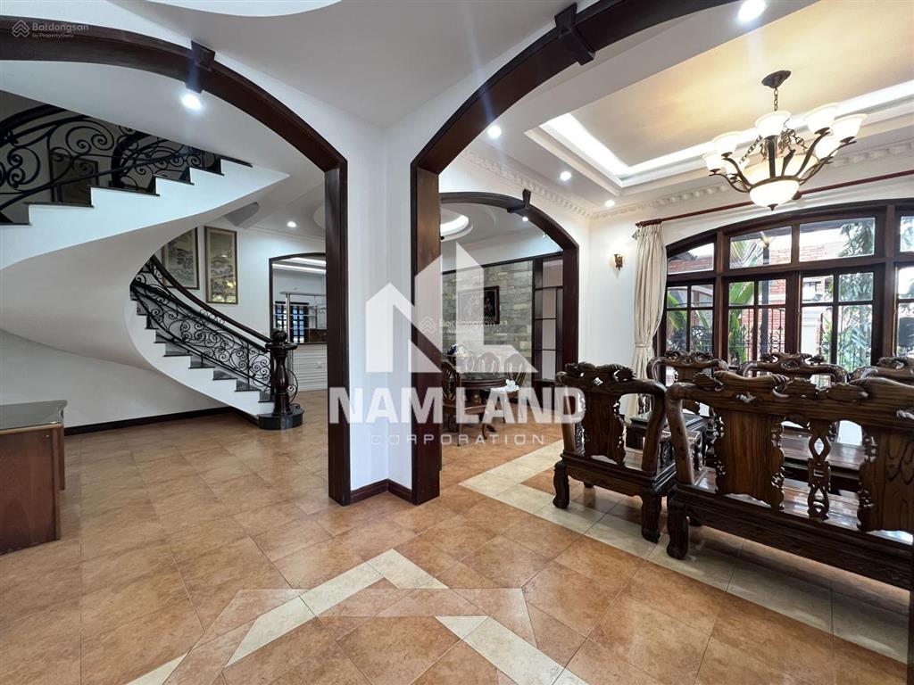 Cho thuê nhà đường quốc hương gần chung cư thảo điền pearl gara 3 lầu 4 phòng làm văn phòng công ty