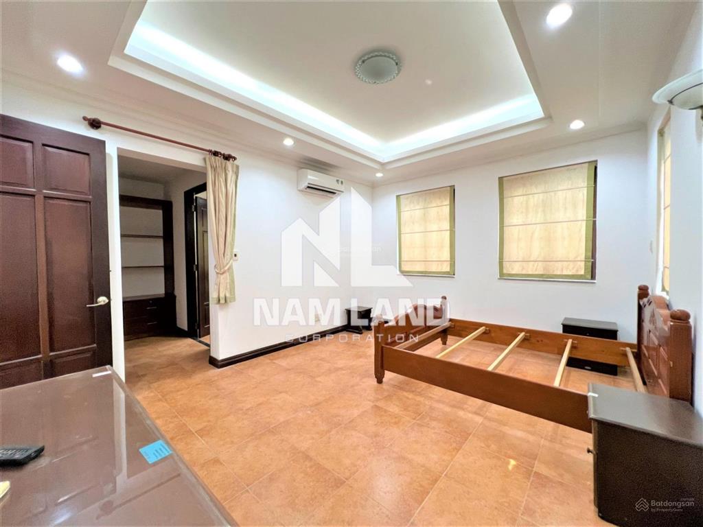 Cho thuê nhà đường quốc hương gần chung cư thảo điền pearl gara 3 lầu 4 phòng làm văn phòng công ty