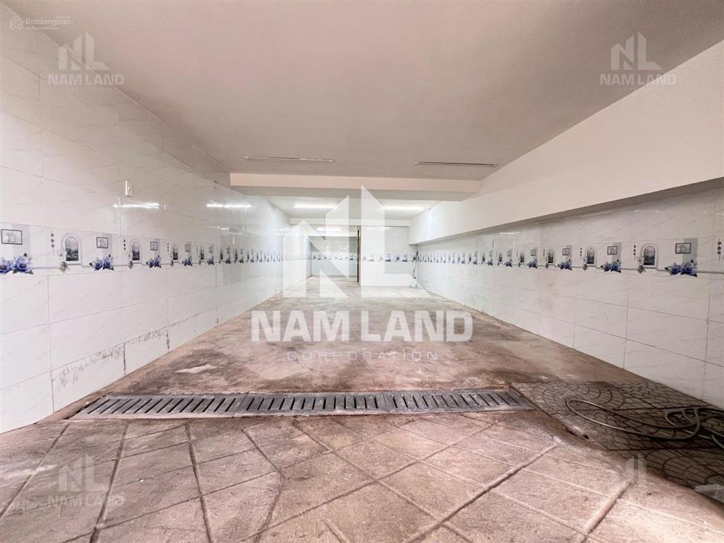 Cho thuê nhà an phú trống suốt có thang máy, toilet, cầu thang cuối nhà chuẩn làm văn phòng công ty