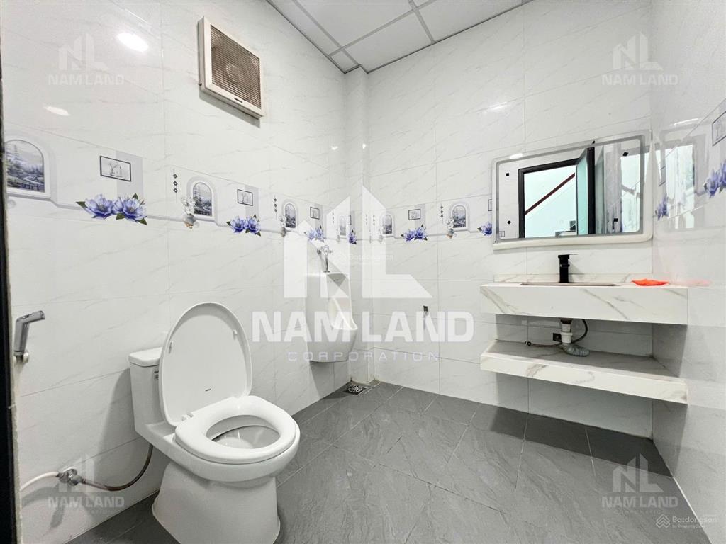 Cho thuê nhà an phú trống suốt có thang máy, toilet, cầu thang cuối nhà chuẩn làm văn phòng công ty