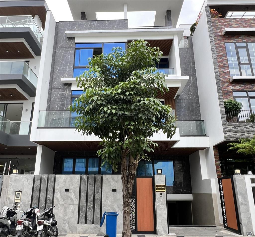 Cho thuê nhà khu đảo kim cương mới 100% hầm 4 sàn trống có thang máy giá bao rẻ