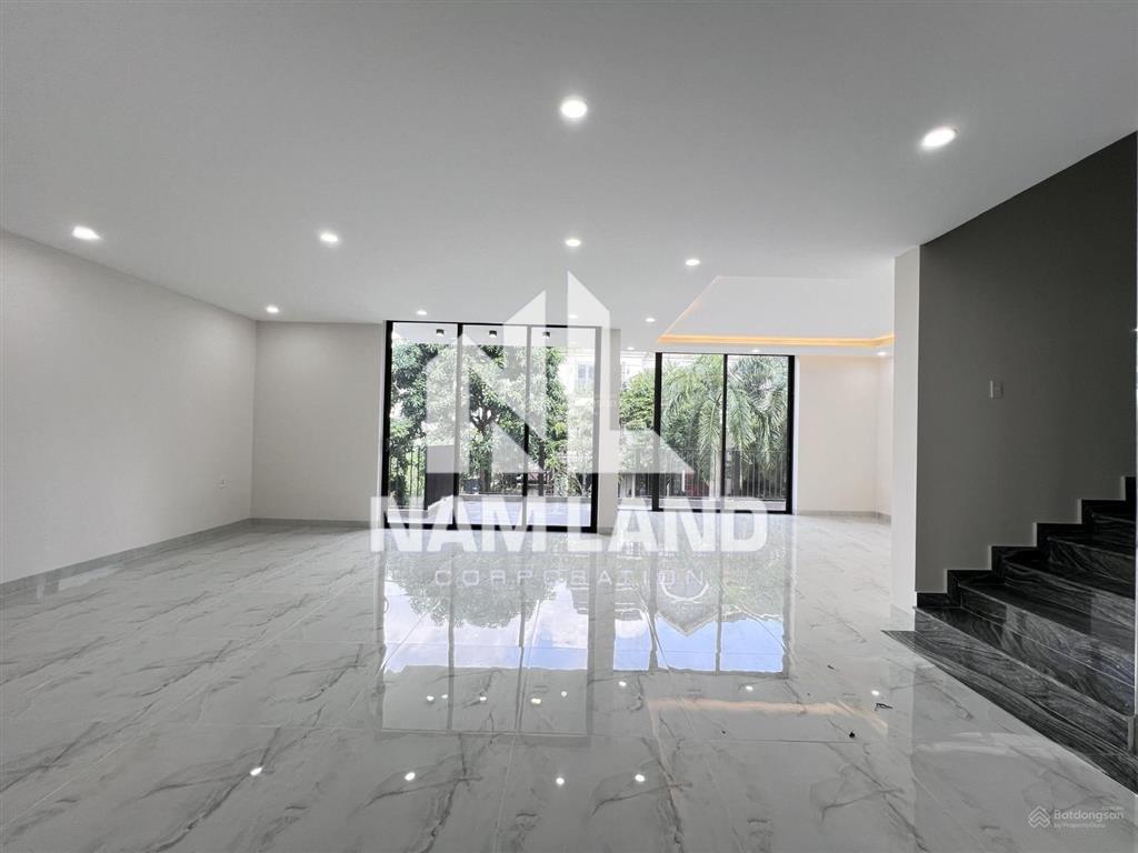 Cho thuê nhà khu đảo kim cương mới 100% hầm 4 sàn trống có thang máy giá bao rẻ