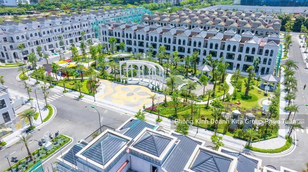 Chính chủ gửi bán biệt thự ciputra 140m2, 3 tầng 1 hầm ở ngay, giá 54 tỷ.  0989 862 ***