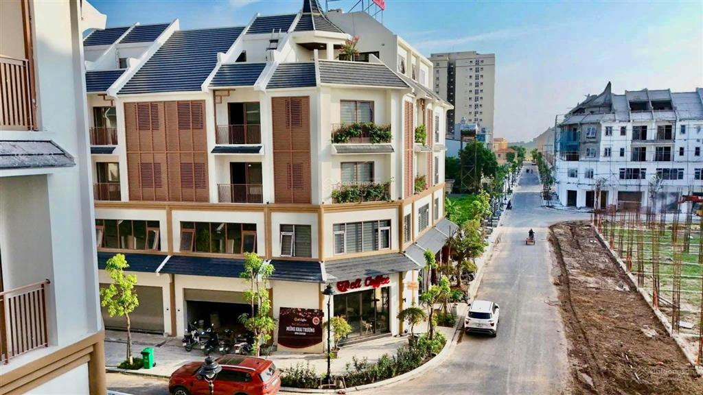 Chính chủ bán liền kề góc 124,48m2 giá 49,1 tỷ.  0989 862 ***