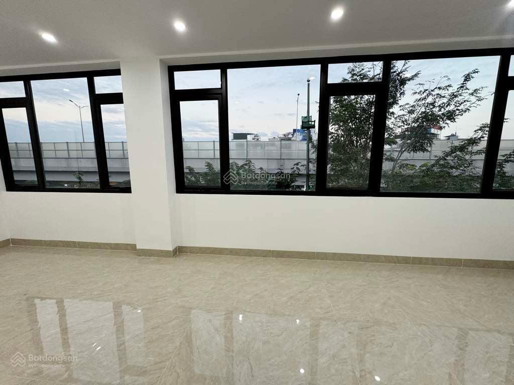 Mặt phố phạm văn đồng, 6 tầng kinh doanh đẳng cấp mặt tiền rộng, 18 tỷ,  0824 564 ***