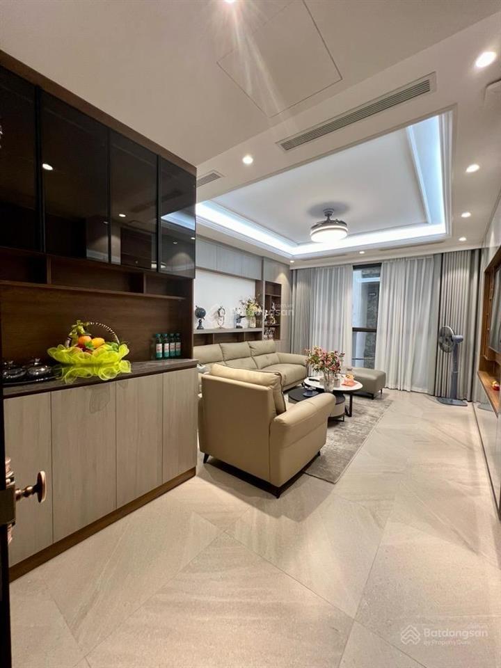 Liền kề full nội thất, vỉa hè rộng ô tô đỗ ngày đêm, 2 mặt thoáng nhỉnh 20 tỷ  0824 564 ***.