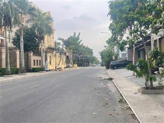 Biệt thự khu tên lửa, mt đường số 32, dt 30 x 25m, hầm + 2 lầu, 105 tỷ gần aeon mall