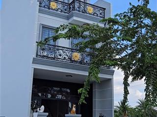 Bán đất sổ hồng tại đức hoà long an, dt 100m2, giá thương lượng