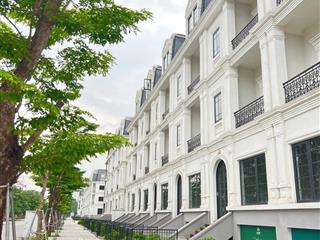 Chủ nhà bán gấp căn lk mặt tây giá chỉ 39,9 tỷ bao phí. mặt đường 17,5m trước mặt công viên sau vh