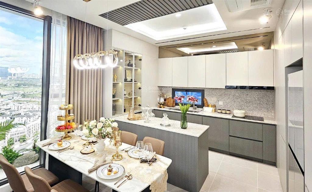 Mới ra căn 3pn  118m2  giá chỉ 11 tỷ. full nội thất cao cấp. chủ nhà thiện chí gặp để đàm phán