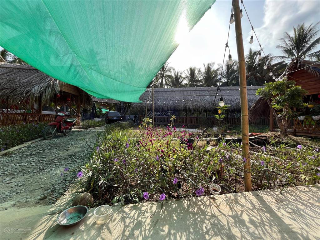 "nhà vườn nghỉ dưỡng giáp rạch công cộng sẵn quán cà phê đang kinh doanh" giá 1tỷ150
