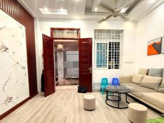 Cực hot mặt đường hữu hòa, thanh trì, dt 96m2, 5 tầng, giá 15 tỷ, thang máy, 3 ô tô tránh, lô góc