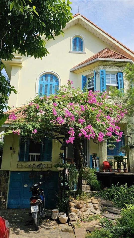 Bán biệt thự ngọc thuỵ  long biên dt 480m2 3 tầng  mt 11m giá 63 tỷ ở sướng dành cho thượng lưu