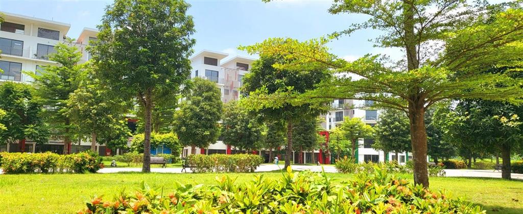Bán cắt lỗ gấp căn nhà phố khai sơn 120m2 view hồ 7ha, tây nam, đường 30m.  0985 575 ***