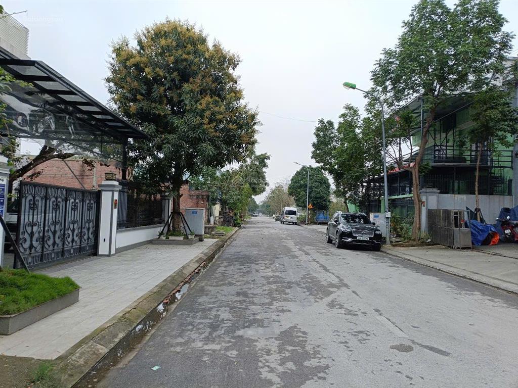 Bán nhà xây mới khu tái định cư 7,2ha thị trấn trâu quỳ gần ủy ban chỉ 10.2 tỷ sđcc