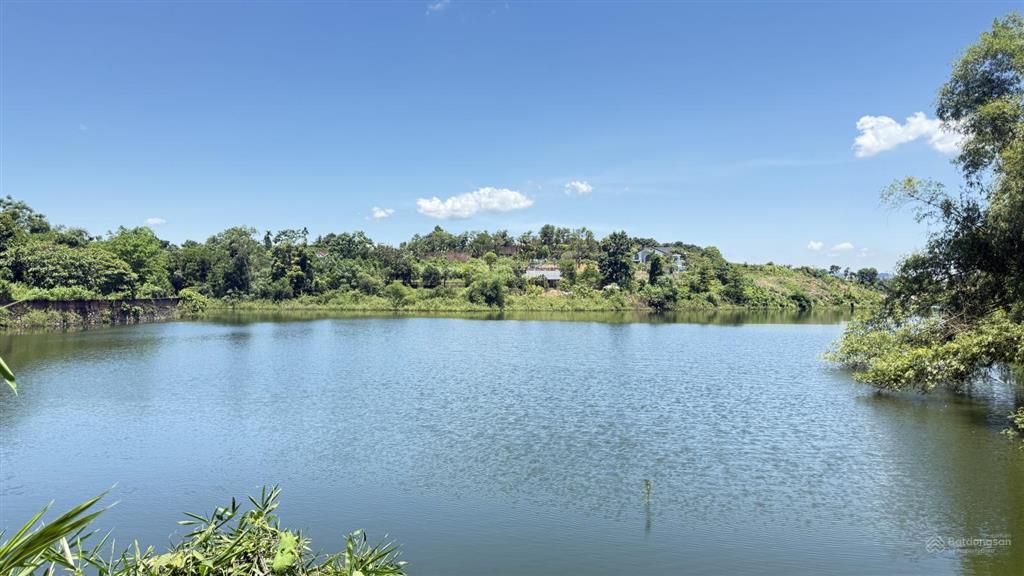 Siêu phẩm bám hồ đẹp tại cư yên, hoà bình (nay là phú thọ)