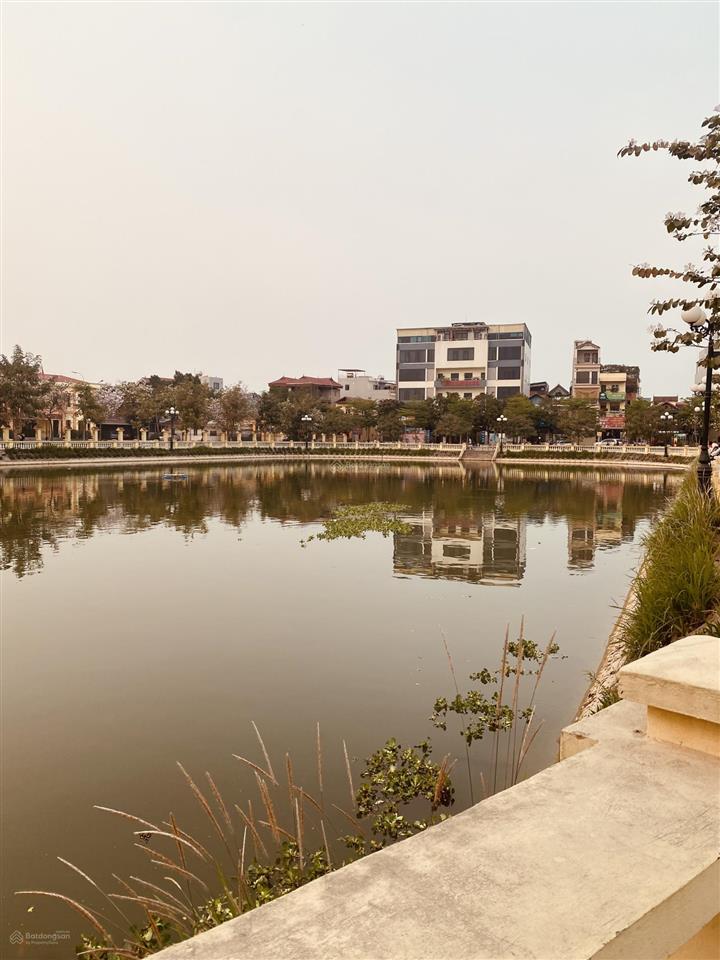 Cần bán 50m2 đất thôn nhuế sát hồ điều hoà chợ thôn, trường cấp 2 đi bộ vài phút kim chung đa  hn