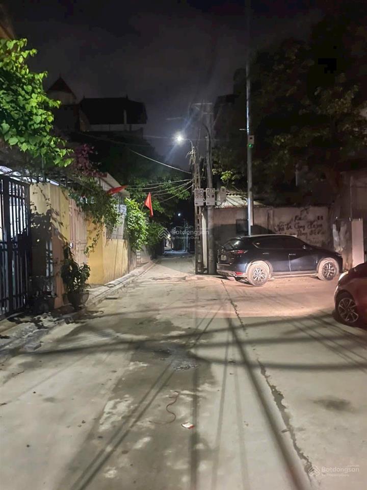 A mình cần bán 71m2 mt hậu 4,2m tiện ích oto vào nhà đầu ngõ sân chơi bãi đỗ xe đìa nam hồng đahn