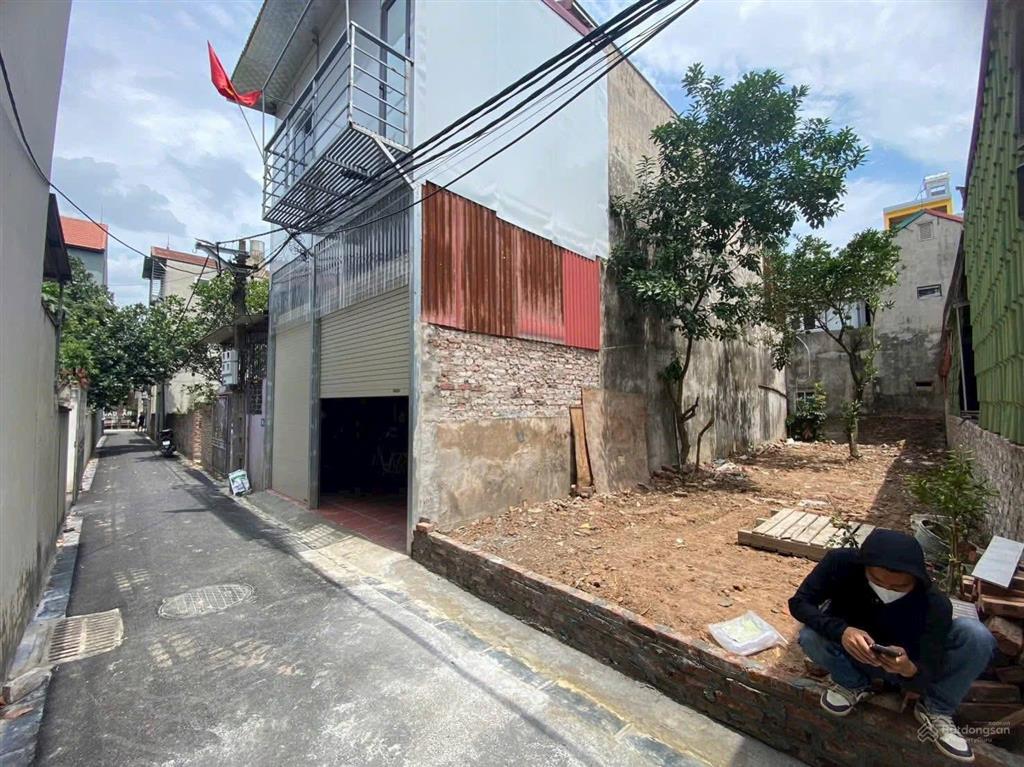 A mình cần bán 71m2 mt hậu 4,2m tiện ích oto vào nhà đầu ngõ sân chơi bãi đỗ xe đìa nam hồng đahn