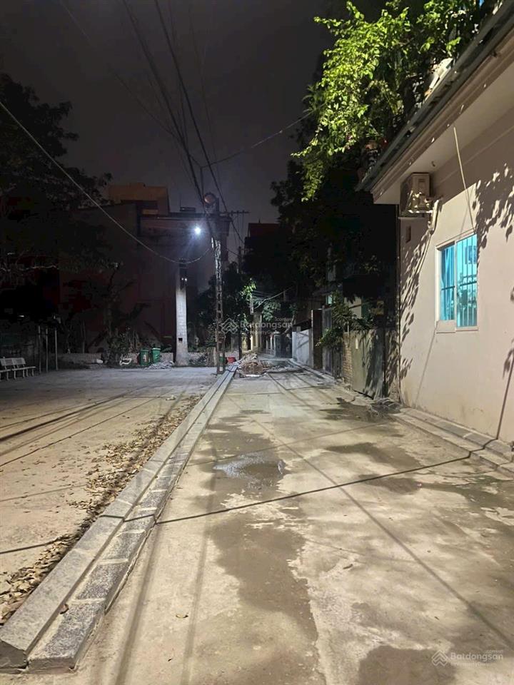 A mình cần bán 71m2 mt hậu 4,2m tiện ích oto vào nhà đầu ngõ sân chơi bãi đỗ xe đìa nam hồng đahn