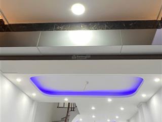 Cần bán nhà 3 tầng 48m2 giá 3tỷ750tr mt 3,5m nở hậu 3,8m đường rộng 3m gần chợ kim chung, đahn