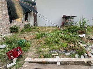 Đất chính chủ gđ cần bán dt 45m mt hậu 4m đường oto đỗ cửa sát hồ điều hoà xã nam hồng đahn