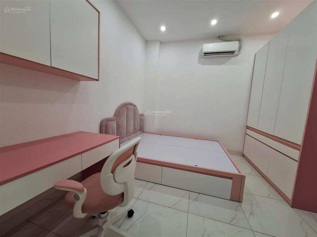 Bán nhà 3 tầng dt 40m đường rộng 4m thông thương cách cầu thăng long 10 phút tiền phong mê linh hn