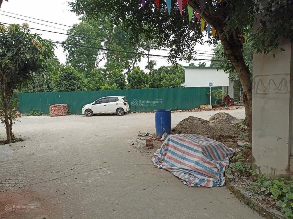 Gia đình cần bán 77m mt hậu 4,5m đường 4m xe tải vào nhà giá 70tr/1m sáp mai võng la  đa  hn