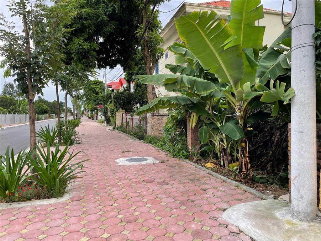 100m mt 5m bìa làng vỉa hè rộng 5m view ở đẳng cấp luôn giá chỉ bằng đất ở trong ngõ nam hồng đa hn