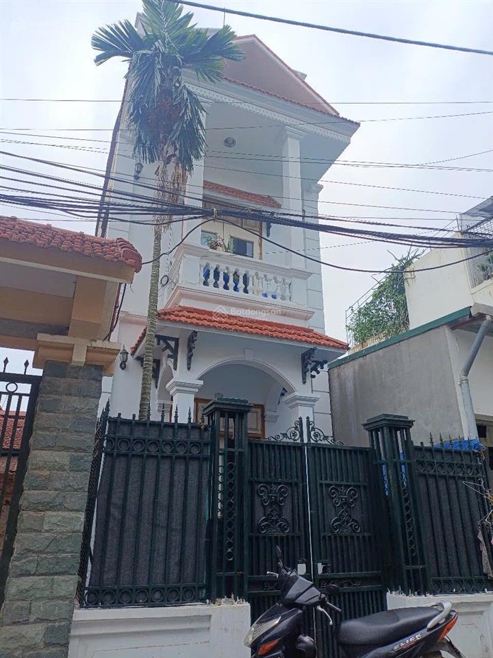 Bán nhà 3 tầng vị trí trục chính kinh doanh giá hơn 7 tỷ dt 76m2 mt hậu rộng 4,5m võng la  đa  hn